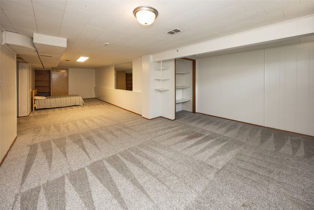 1142 Cummins Parkway, Des Moines, IA 50311