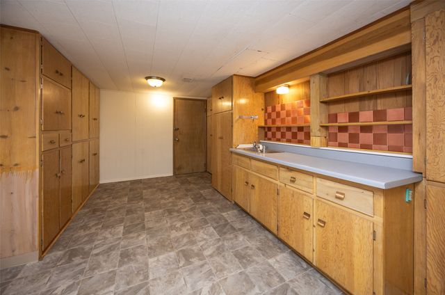 1142 Cummins Parkway, Des Moines, IA 50311