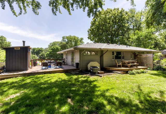 1142 Cummins Parkway, Des Moines, IA 50311