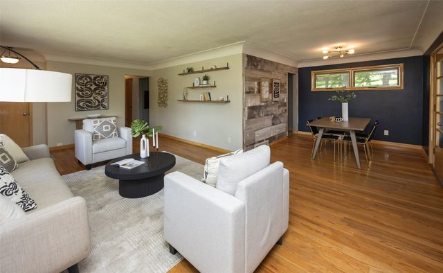 1142 Cummins Parkway, Des Moines, IA 50311