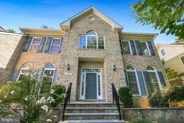 2321 GROVE AVE, Falls Church, VA 22046