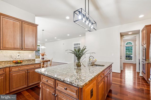 2321 GROVE AVE, Falls Church, VA 22046