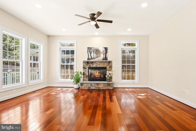 2321 GROVE AVE, Falls Church, VA 22046