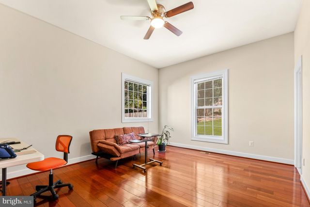 2321 GROVE AVE, Falls Church, VA 22046