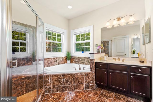 2321 GROVE AVE, Falls Church, VA 22046