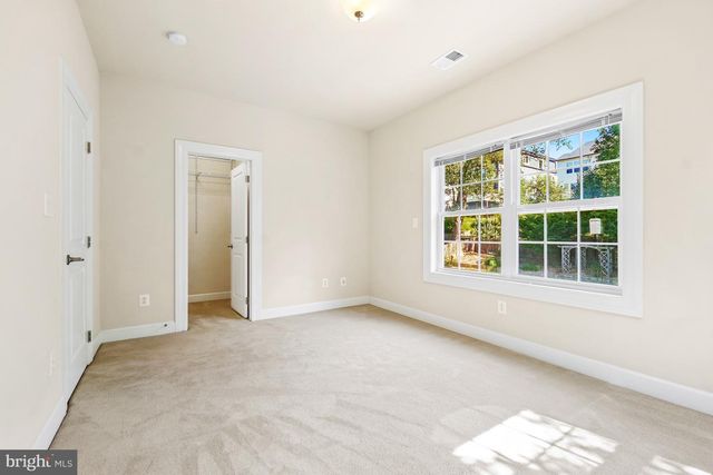 2321 GROVE AVE, Falls Church, VA 22046