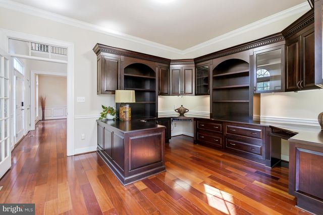 2321 GROVE AVE, Falls Church, VA 22046