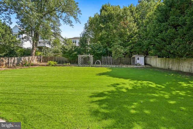 2321 GROVE AVE, Falls Church, VA 22046