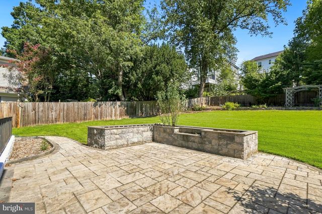 2321 GROVE AVE, Falls Church, VA 22046