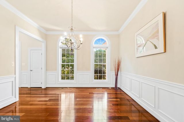 2321 GROVE AVE, Falls Church, VA 22046