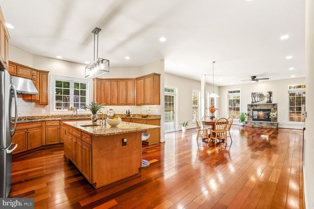 2321 GROVE AVE, Falls Church, VA 22046