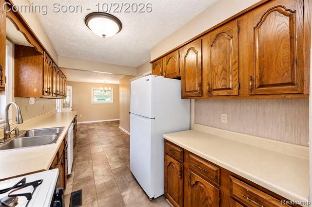 6021 Mayfair Street, Taylor, MI 48180