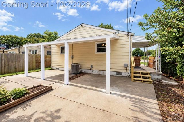6021 Mayfair Street, Taylor, MI 48180