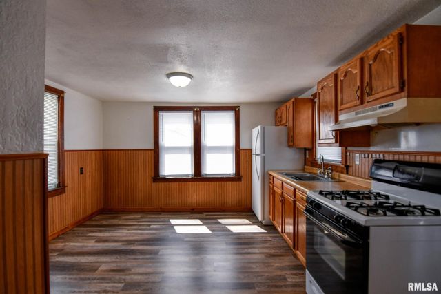 833 N Cheney Street, Taylorville, IL 62568