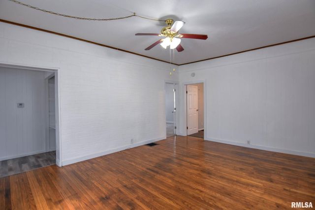 833 N Cheney Street, Taylorville, IL 62568