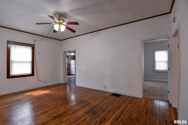 833 N Cheney Street, Taylorville, IL 62568