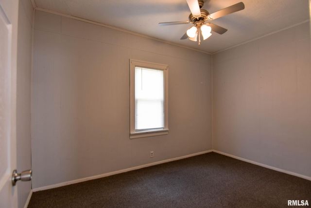 833 N Cheney Street, Taylorville, IL 62568