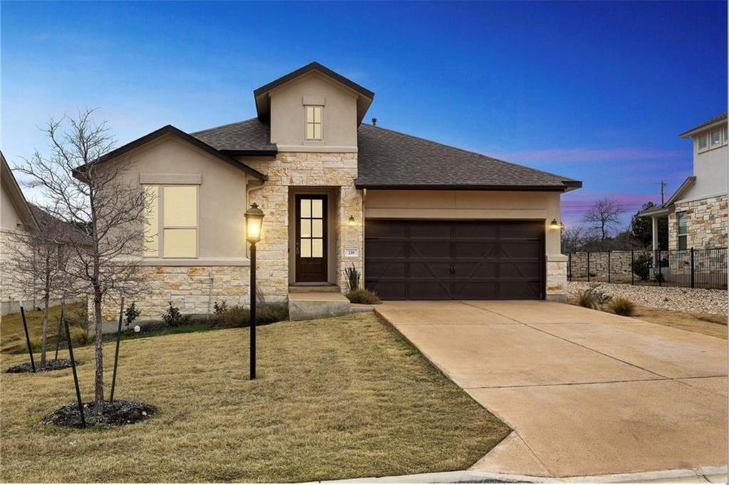 218 Gulfton ST, Lakeway, TX 78738