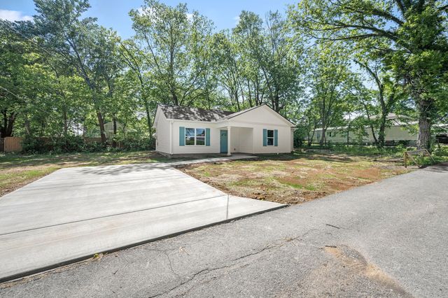 318 Chestnut Alley, Tullahoma, TN 37388