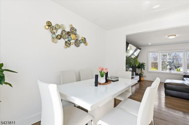 38 Holiday Dr, Hopatcong Boro, NJ 07843