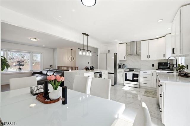 38 Holiday Dr, Hopatcong Boro, NJ 07843