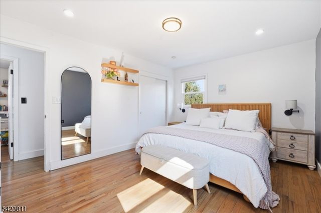 38 Holiday Dr, Hopatcong Boro, NJ 07843