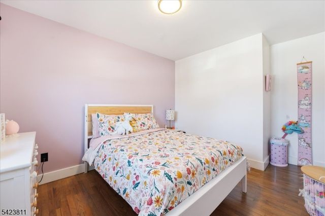 38 Holiday Dr, Hopatcong Boro, NJ 07843