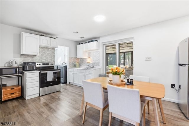 38 Holiday Dr, Hopatcong Boro, NJ 07843