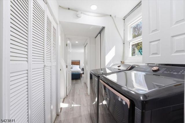 38 Holiday Dr, Hopatcong Boro, NJ 07843