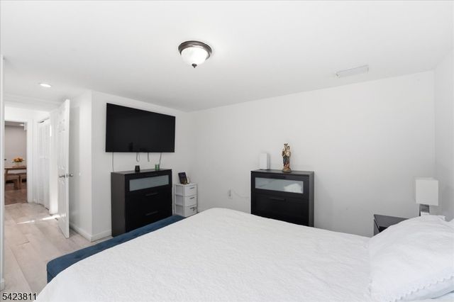 38 Holiday Dr, Hopatcong Boro, NJ 07843