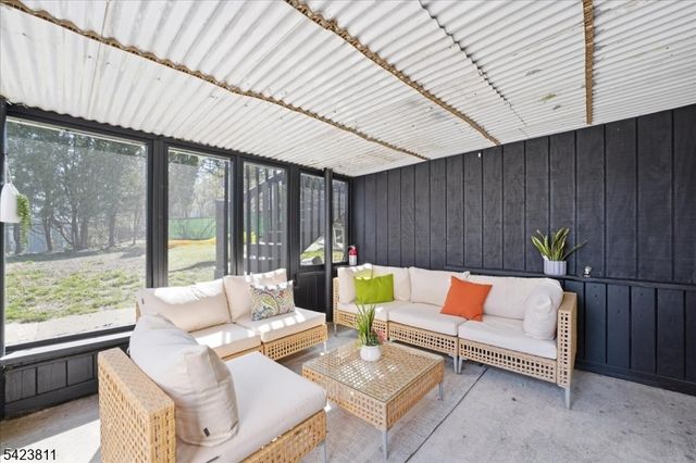 38 Holiday Dr, Hopatcong Boro, NJ 07843