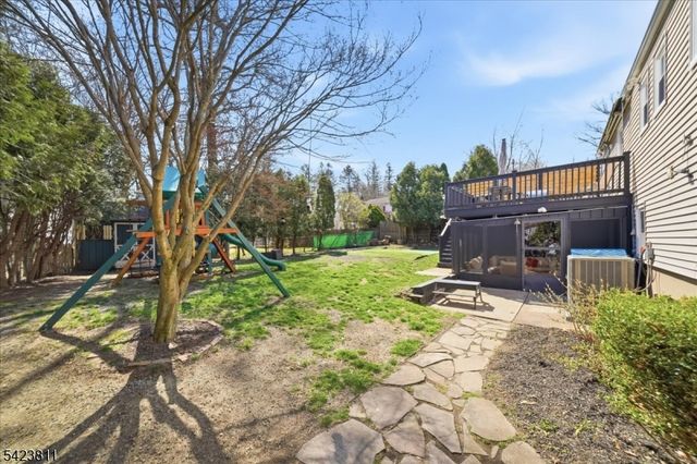 38 Holiday Dr, Hopatcong Boro, NJ 07843