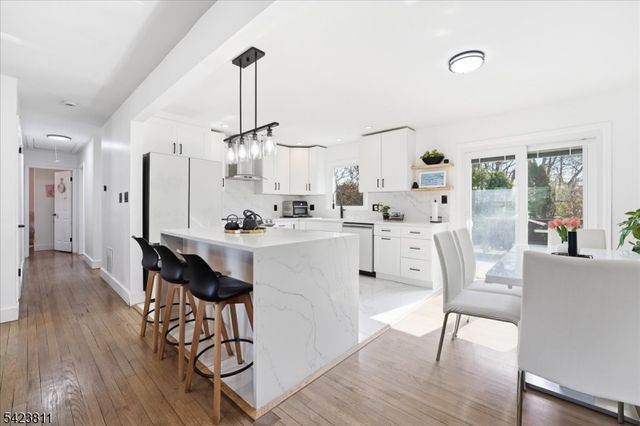 38 Holiday Dr, Hopatcong Boro, NJ 07843