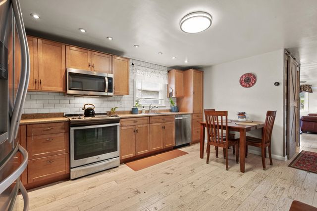 36 E Glenwood Street, Nashua, NH 03060