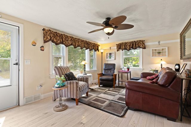 36 E Glenwood Street, Nashua, NH 03060