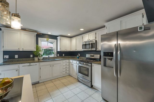180 E Main Street, Hampstead, NH 03826