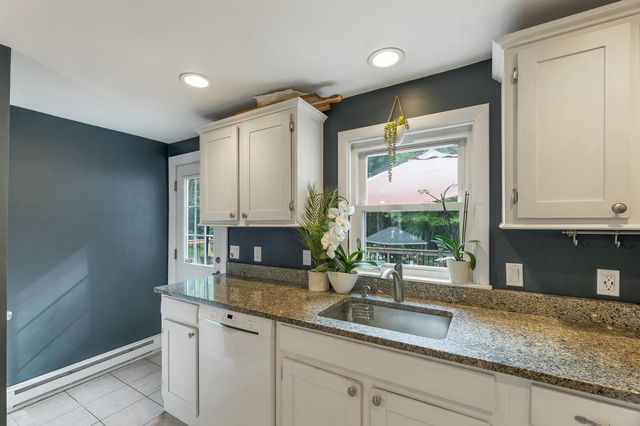 180 E Main Street, Hampstead, NH 03826