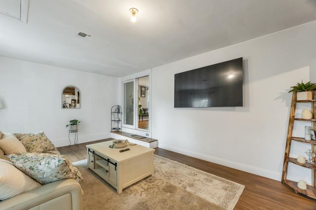 180 E Main Street, Hampstead, NH 03826