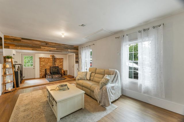 180 E Main Street, Hampstead, NH 03826