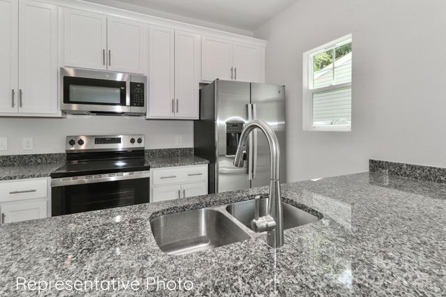 415 W Iredell Avenue, Mooresville, NC 28115