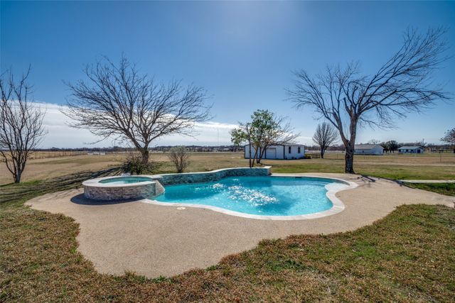 11845 Fm 2449, Ponder, TX 76259