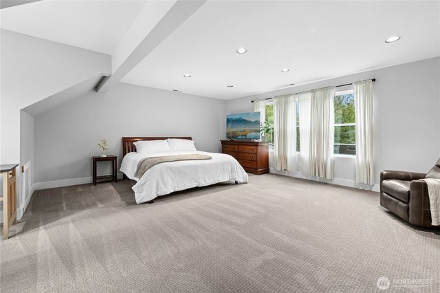 2415 44th Avenue NW, Olympia, WA 98502
