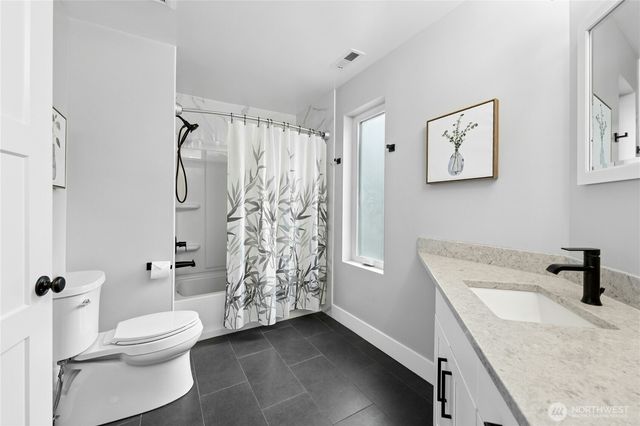 2415 44th Avenue NW, Olympia, WA 98502