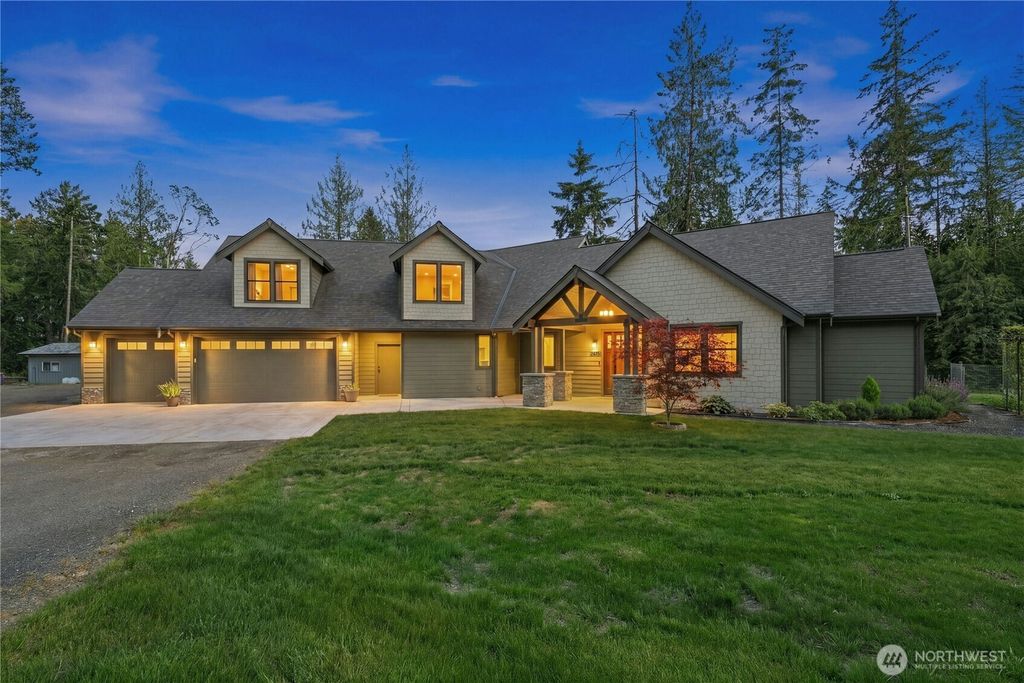 2415 44th Avenue NW, Olympia, WA 98502