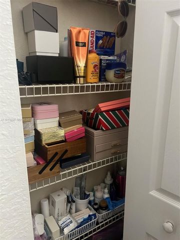 8948 SW 19th St 909, Miramar, FL 33025