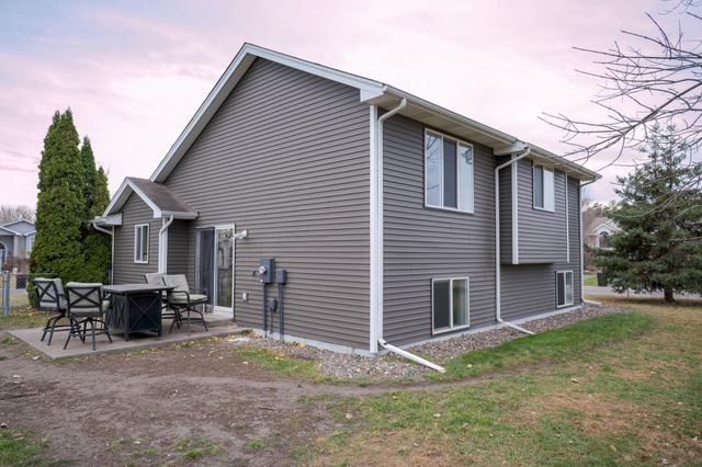 7111 148th Avenue NW, Anoka, MN 55303