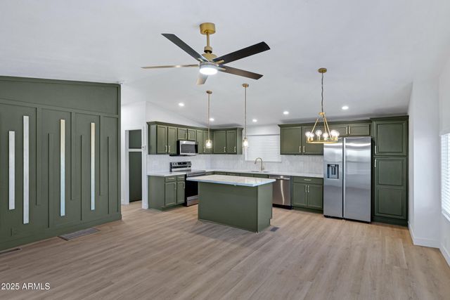 4556 N IRONWOOD Drive N, Apache Junction, AZ 85120