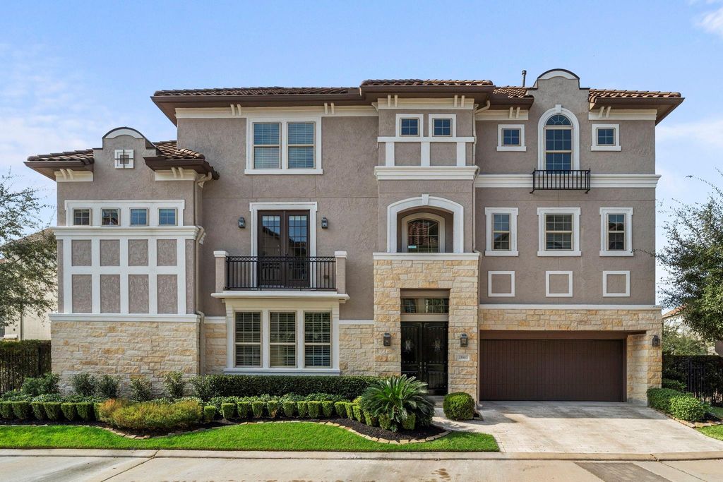 15903 Court Street, Sugar Land, TX 77478