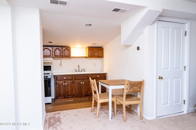 28 Florence Avenue, Leonardo, NJ 07737