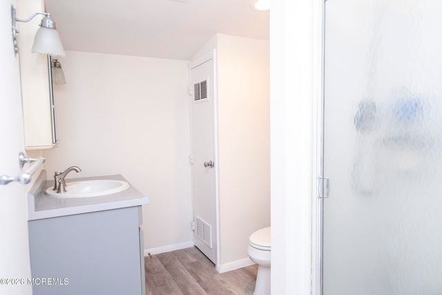 28 Florence Avenue, Leonardo, NJ 07737